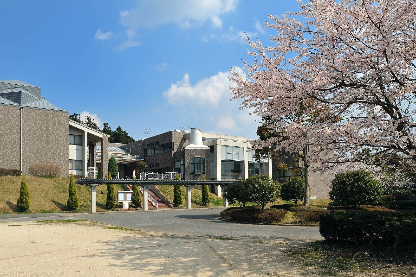 Campus exterior of Gyosei International Primary School